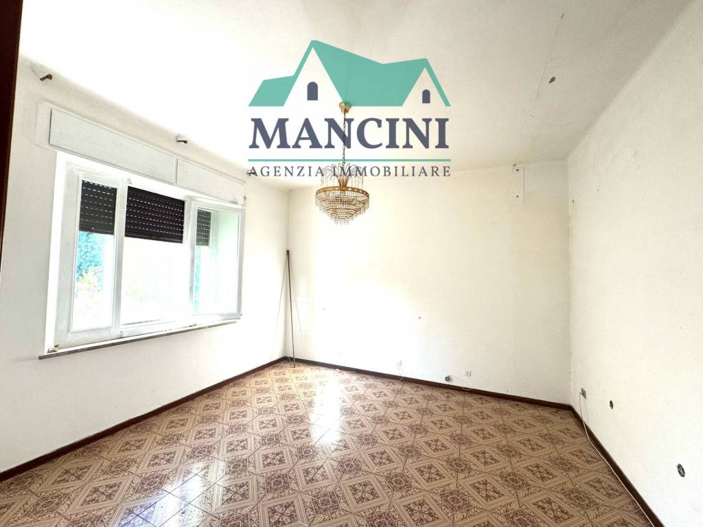 Appartamento a Jesi in RAFFAELLO SANZIIO - Foto 2