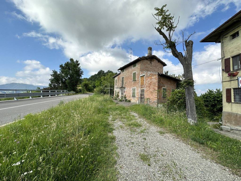 Casa indipendente a Serramazzoni in Via P. Giardini Nord 8611 - Foto 2