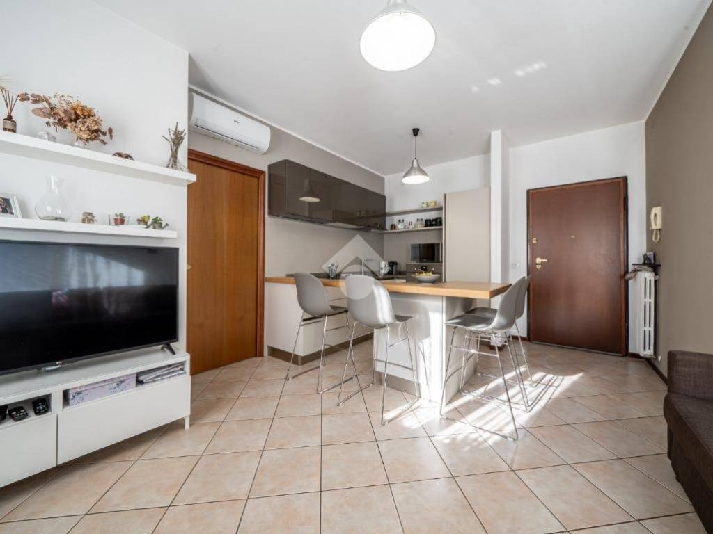 Appartamento a Reggio emilia in Via Martiri della Bettola, 145 - Foto 2