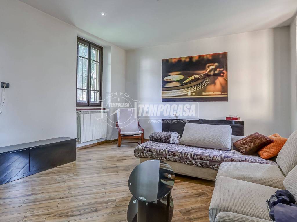 Villa a Somma lombardo in Via Piaggio 20 - Foto 3
