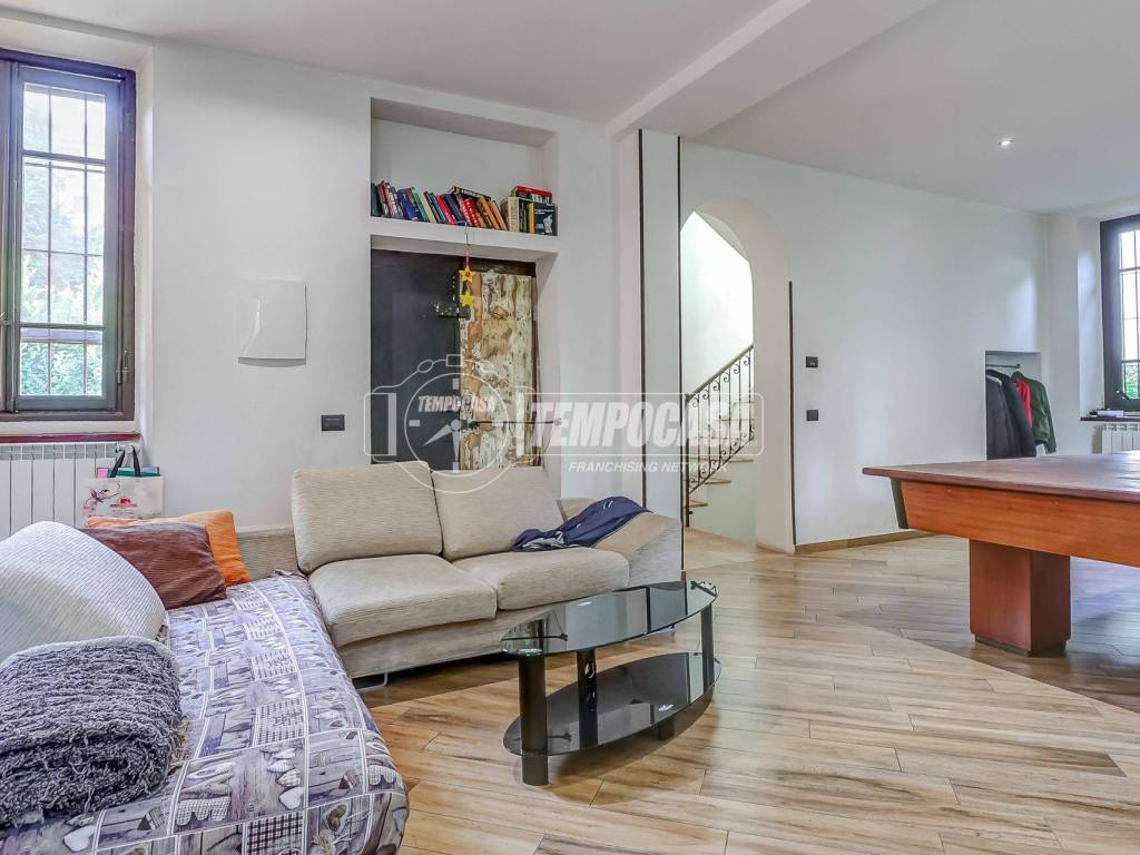 Villa a Somma lombardo in Via Piaggio 20 - Foto 4