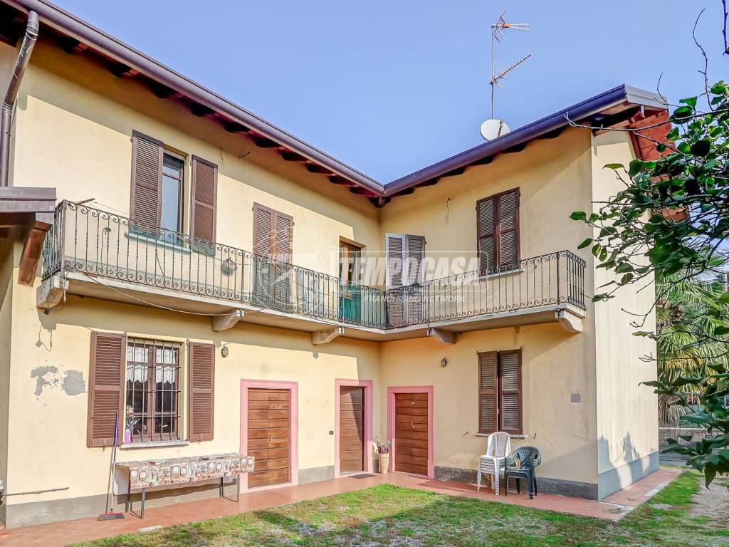 Villa a Somma lombardo in Via Piaggio 20 - Foto 5