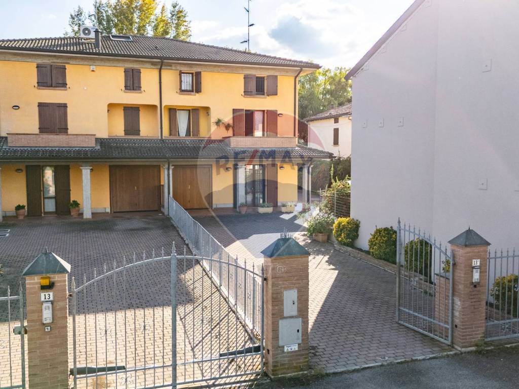 Villa a Rio saliceto in VI CASTELLI, 13 - Foto 2