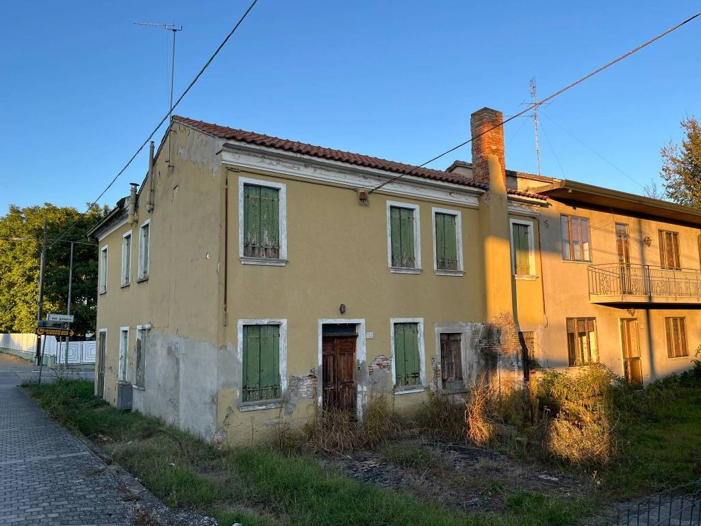 Villa a Porto viro in Via Roma, 5 - Foto 2