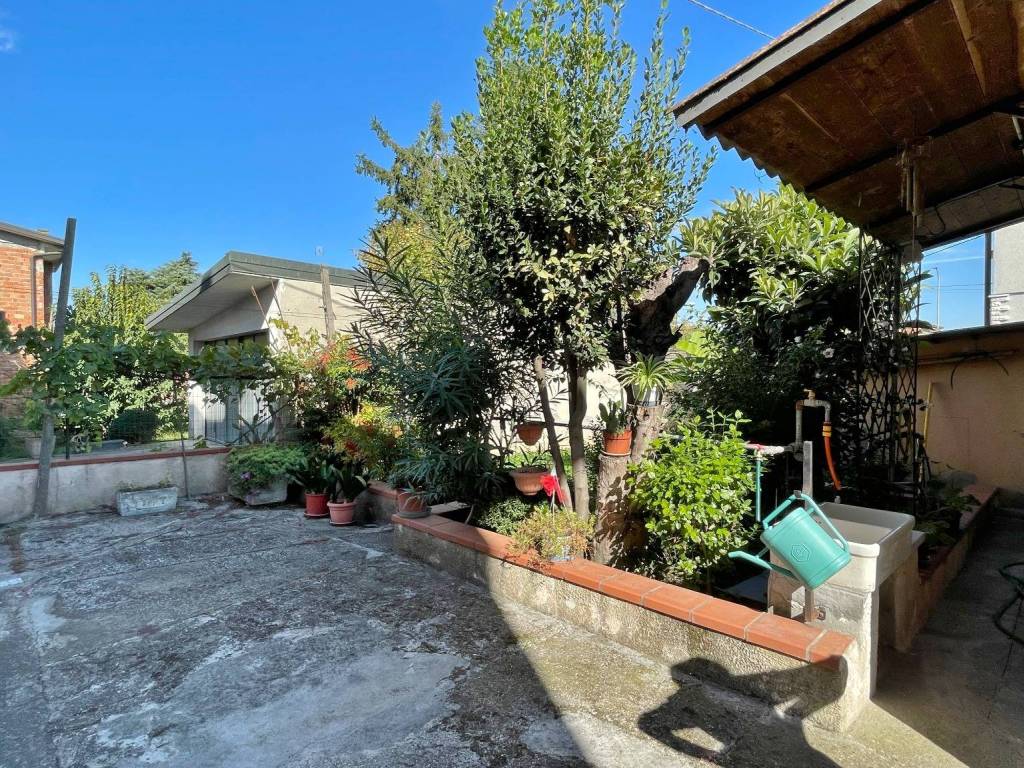 Casa indipendente a Rivarolo del re ed uniti in via De Gasperi - Foto 4