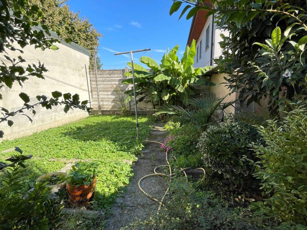 Casa indipendente a Rivarolo del re ed uniti in via De Gasperi - Foto 5