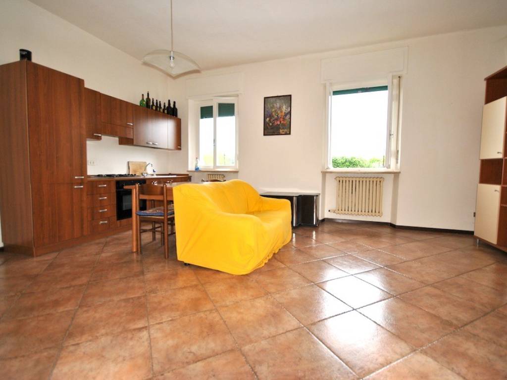 Appartamento a Verona in Via Brigata Casale, 49 - Foto 2