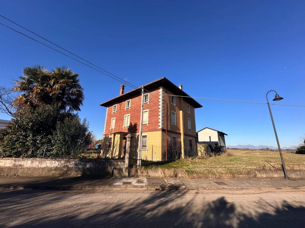 Villa a Bertiolo in Via Giuseppe Mazzini, 1 - Foto 4