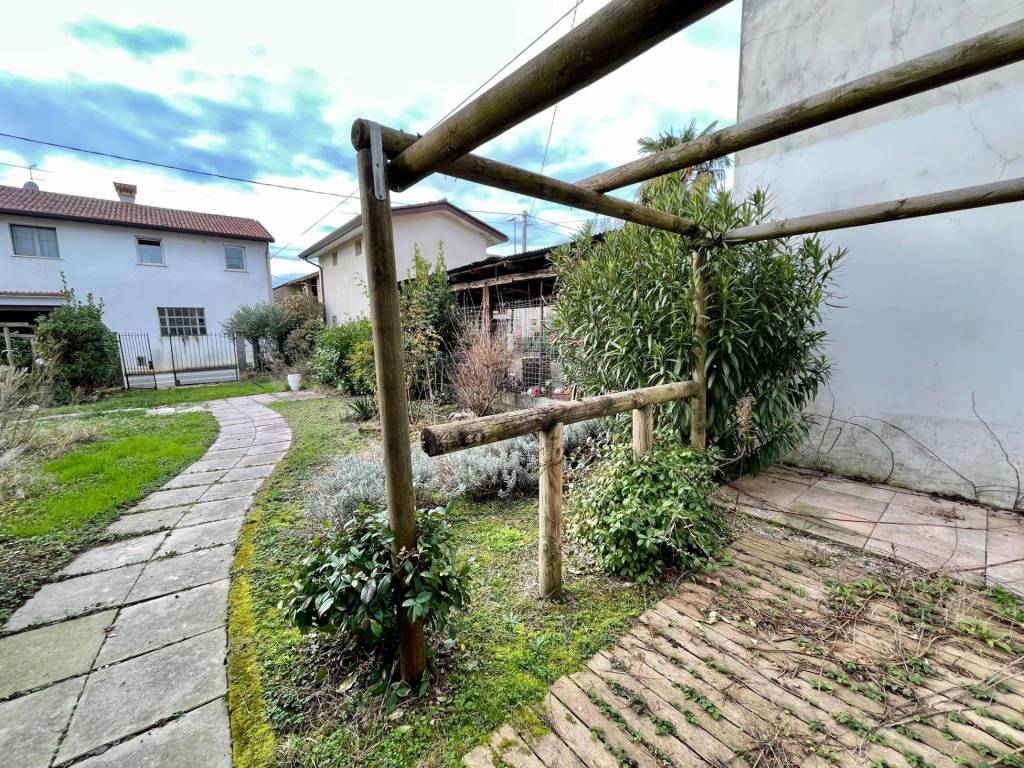 Villa a Muzzana del turgnano in Via Case Nuove, 55 - Foto 2