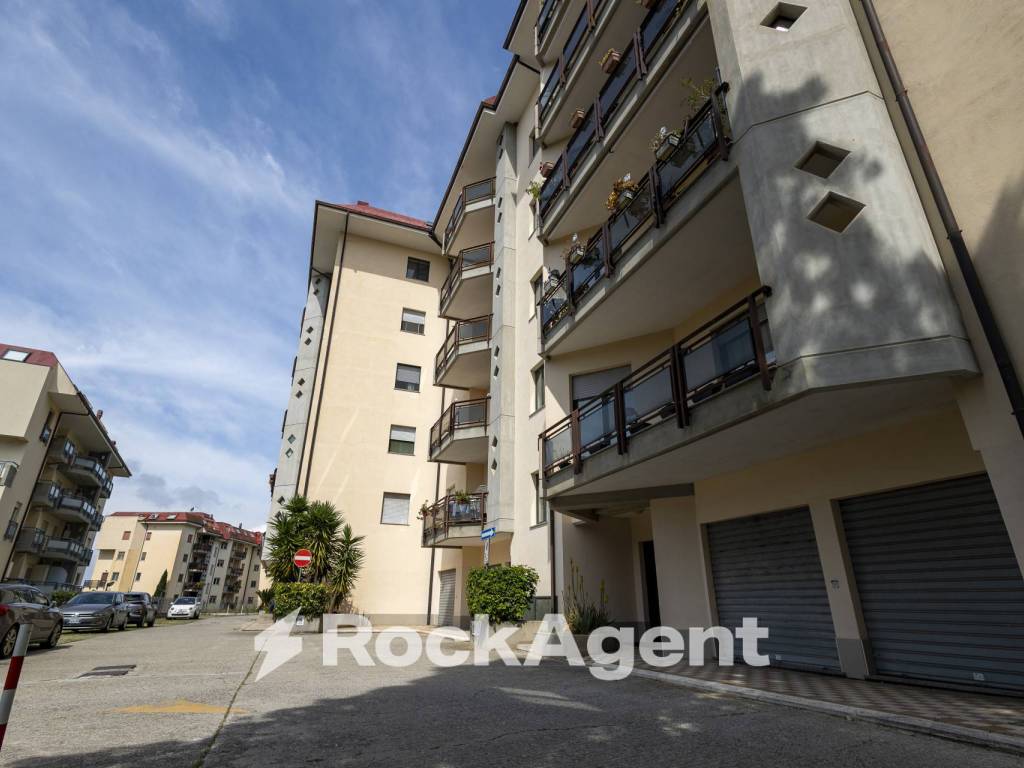 Appartamento a Catanzaro in Via Paul Herris - Foto 2