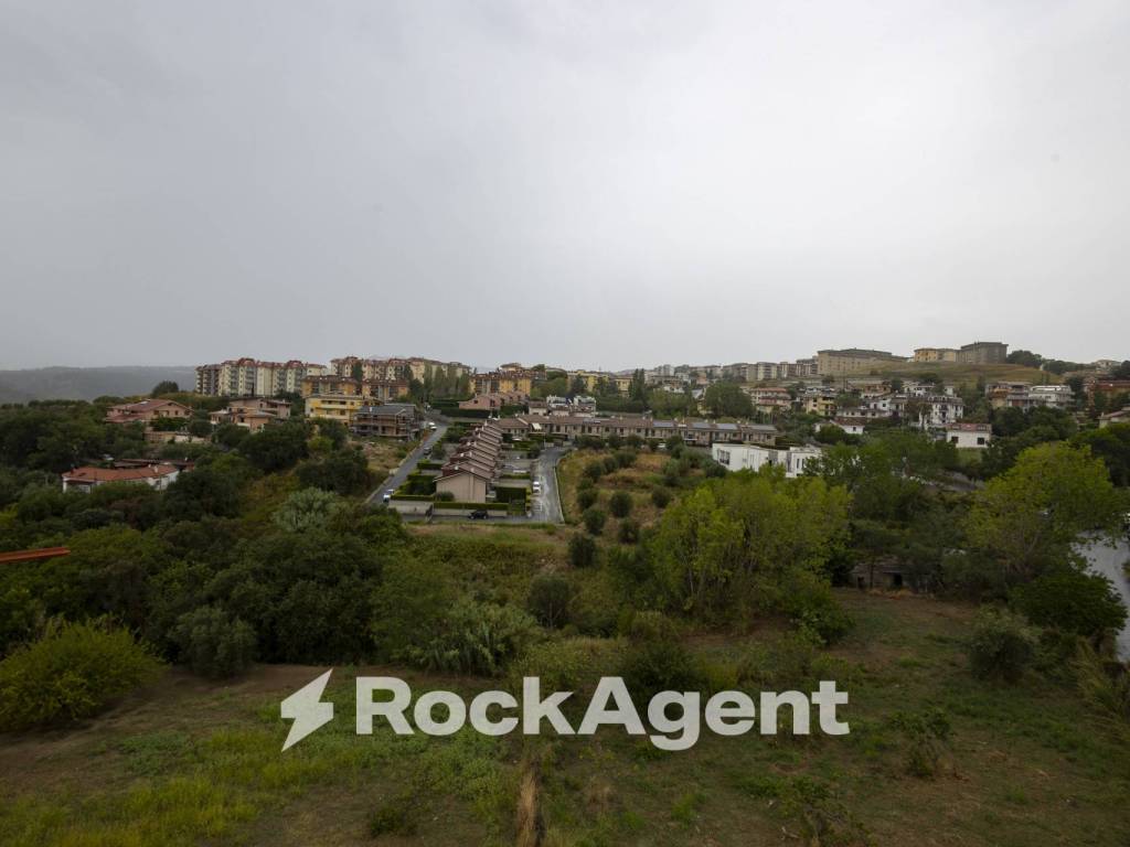 Appartamento a Catanzaro in Viale Barlaam da Seminara, 27 - Foto 2