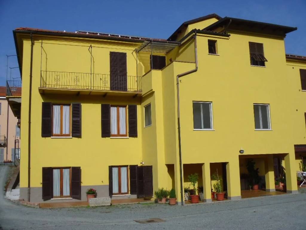 Palazzo / stabile a Acqui terme in Viale Einaudi, 19 - Foto 2