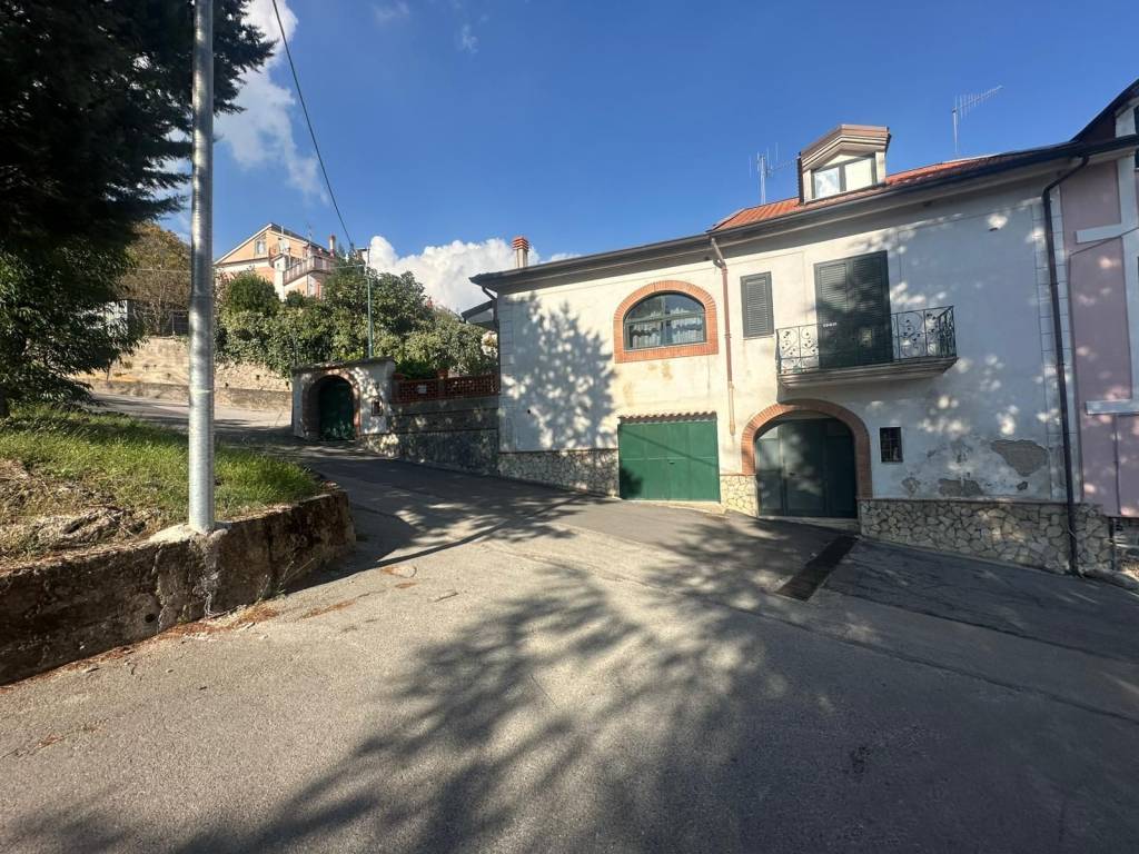 Villa a San cipriano picentino in Via Don Zeno, 6 - Foto 2
