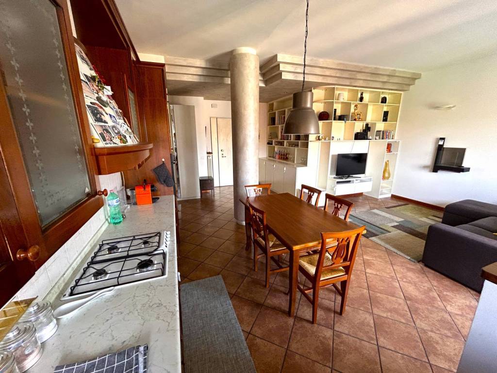 Appartamento a Verona in Via Golosine, 63 - Foto 2