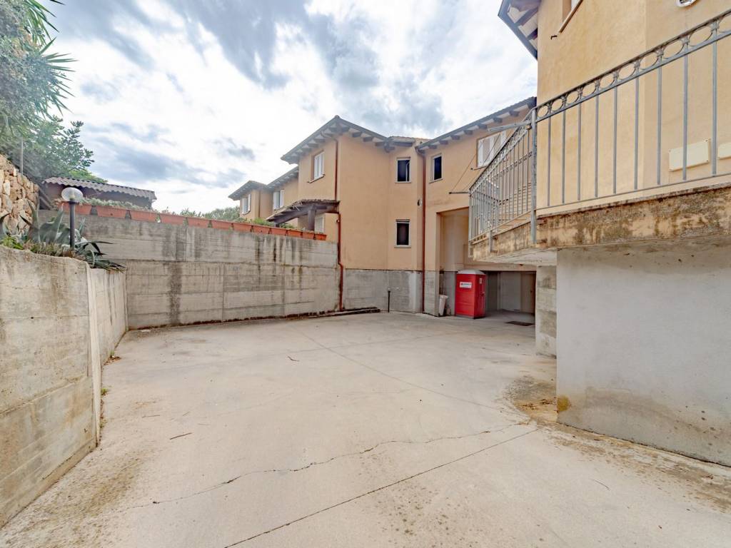 Box / garage a Loiri porto san paolo in Via A. Vincentelli - Foto 3