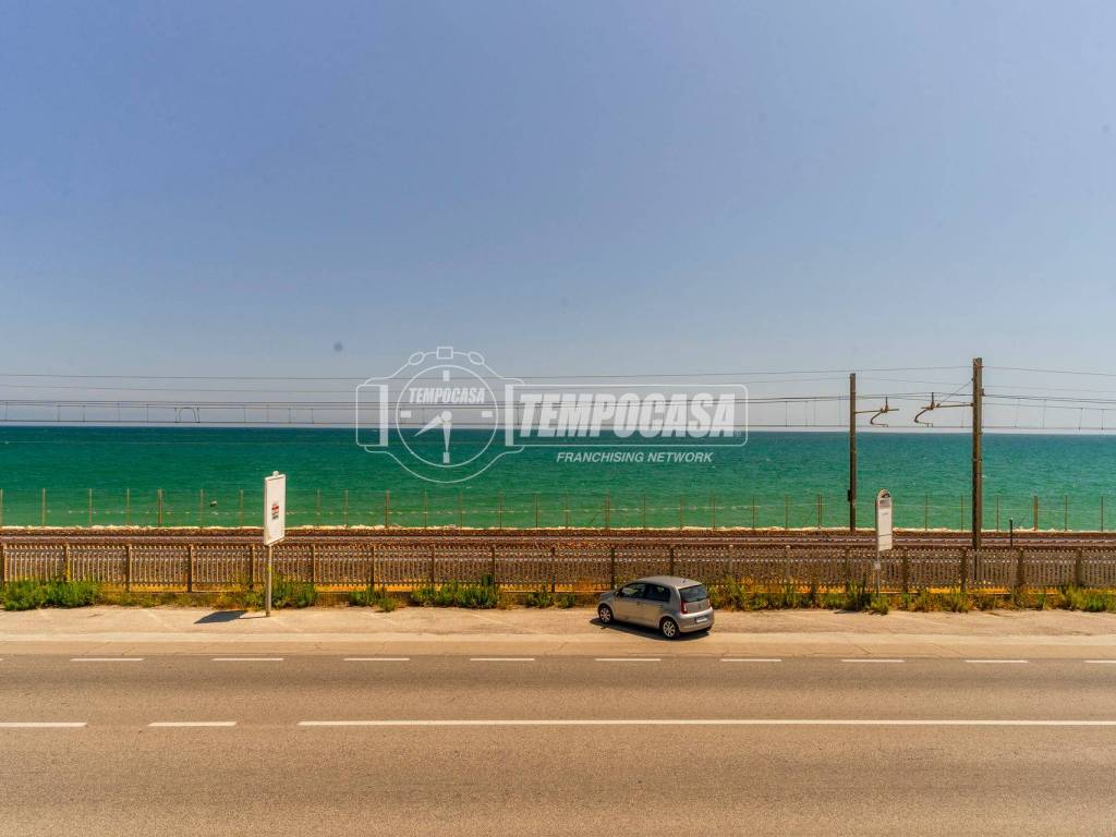 Casa indipendente a Civitanova marche in Via Cristoforo Colombo - Foto 2