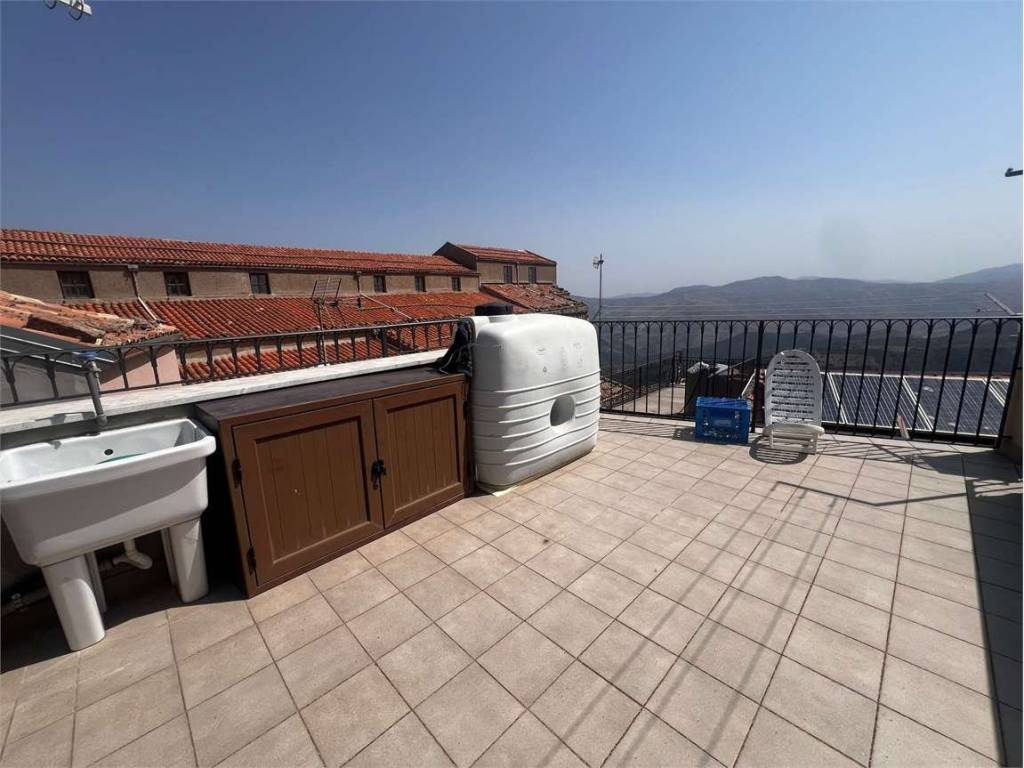 Appartamento a Geraci siculo in Via Madrice - Foto 2