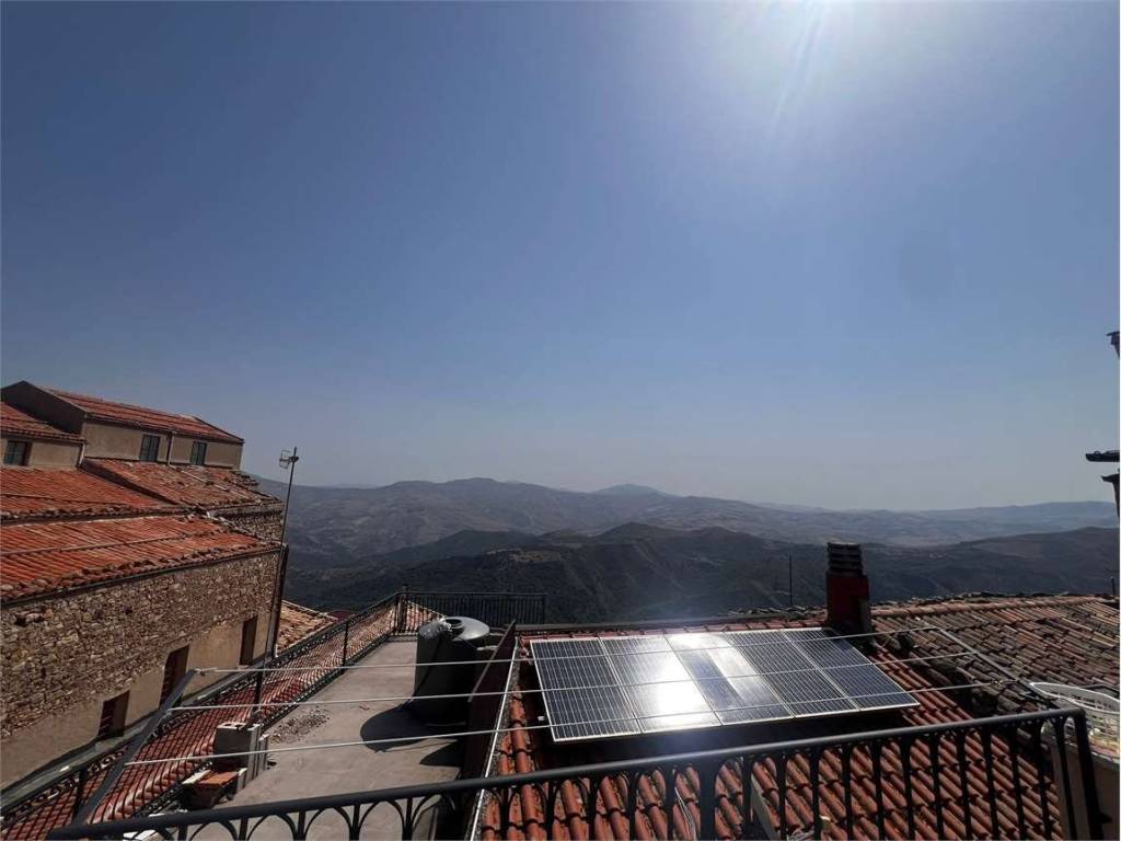 Appartamento a Geraci siculo in Via Madrice - Foto 3