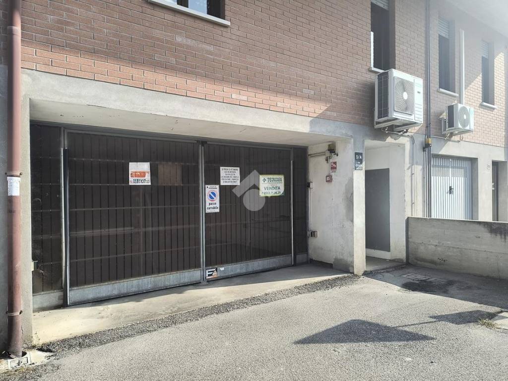 Box / garage a Ferrara in Via Roveroni, 3 - Foto 2