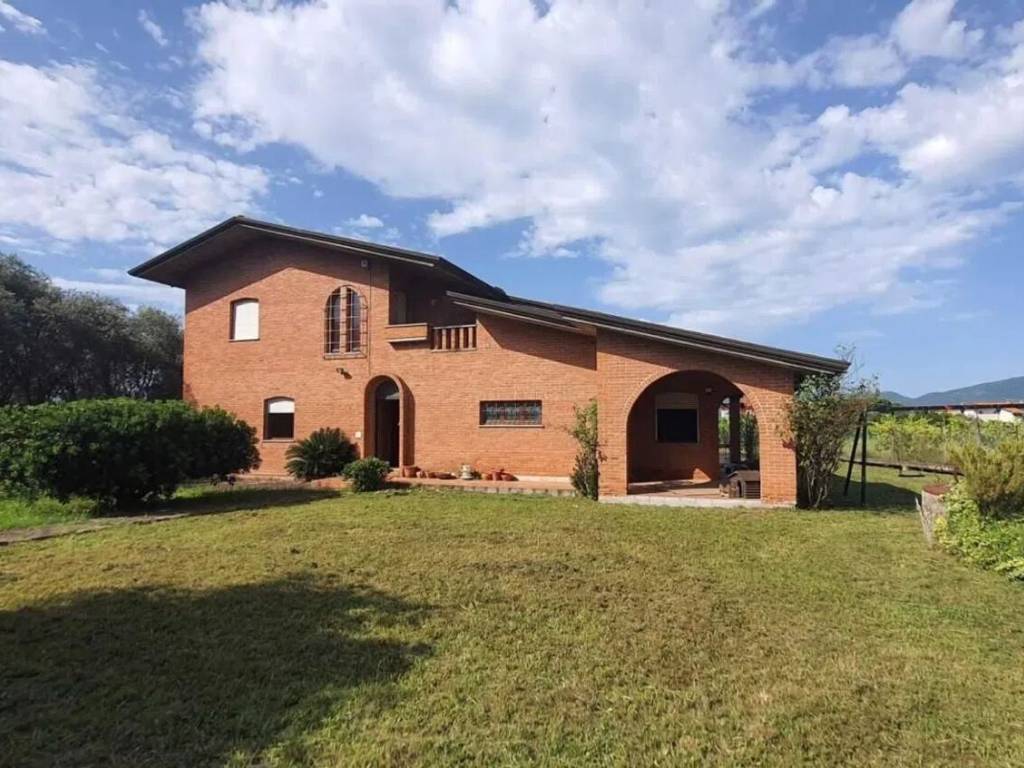 Villa a Luni in Via Cerchio, 44 - Foto 4
