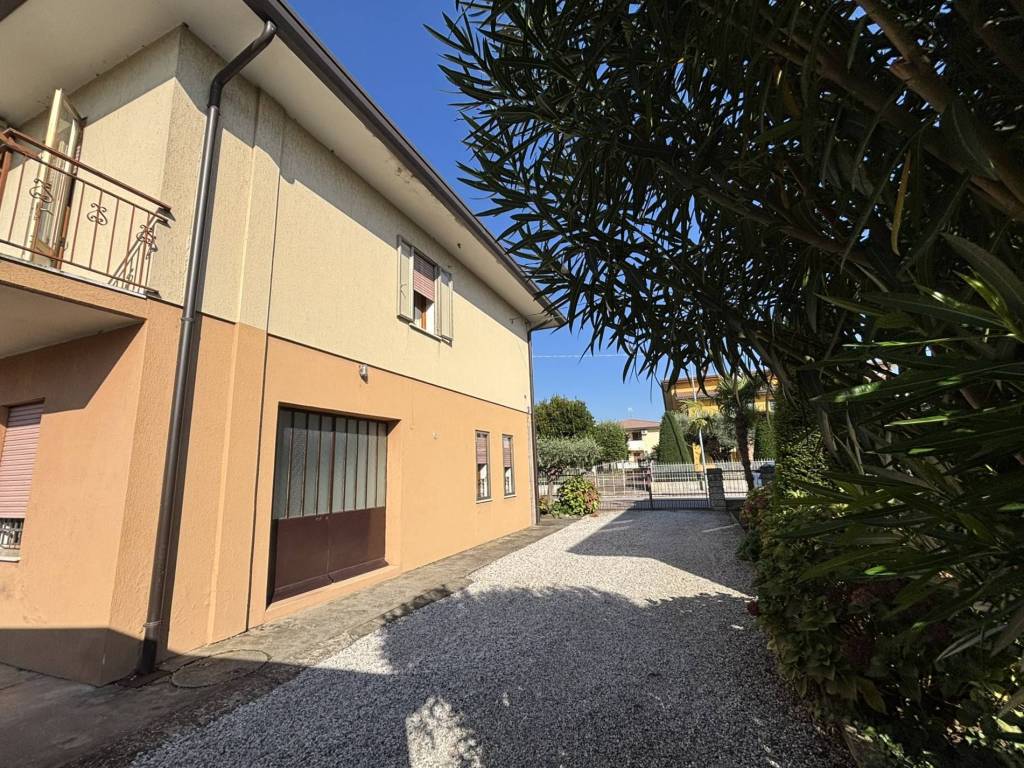 Casa indipendente a Pernumia in Via Savellon, 33 - Foto 3