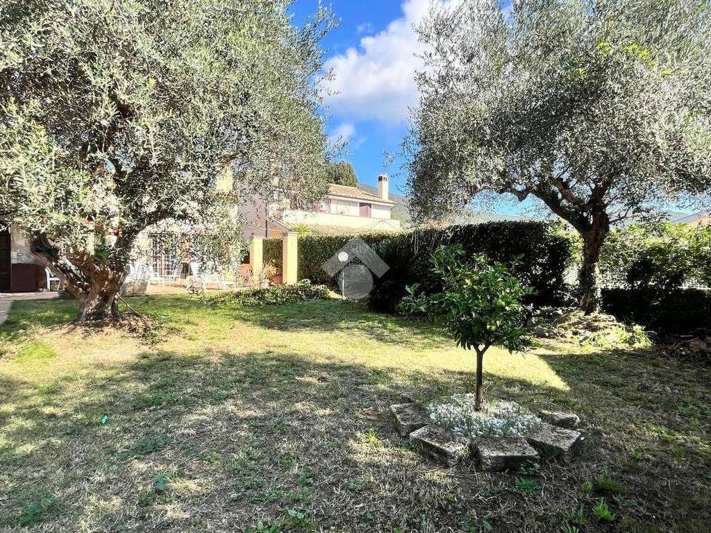 Villa a Trevignano romano in Via di Mezzo Superiore, 64 - Foto 2