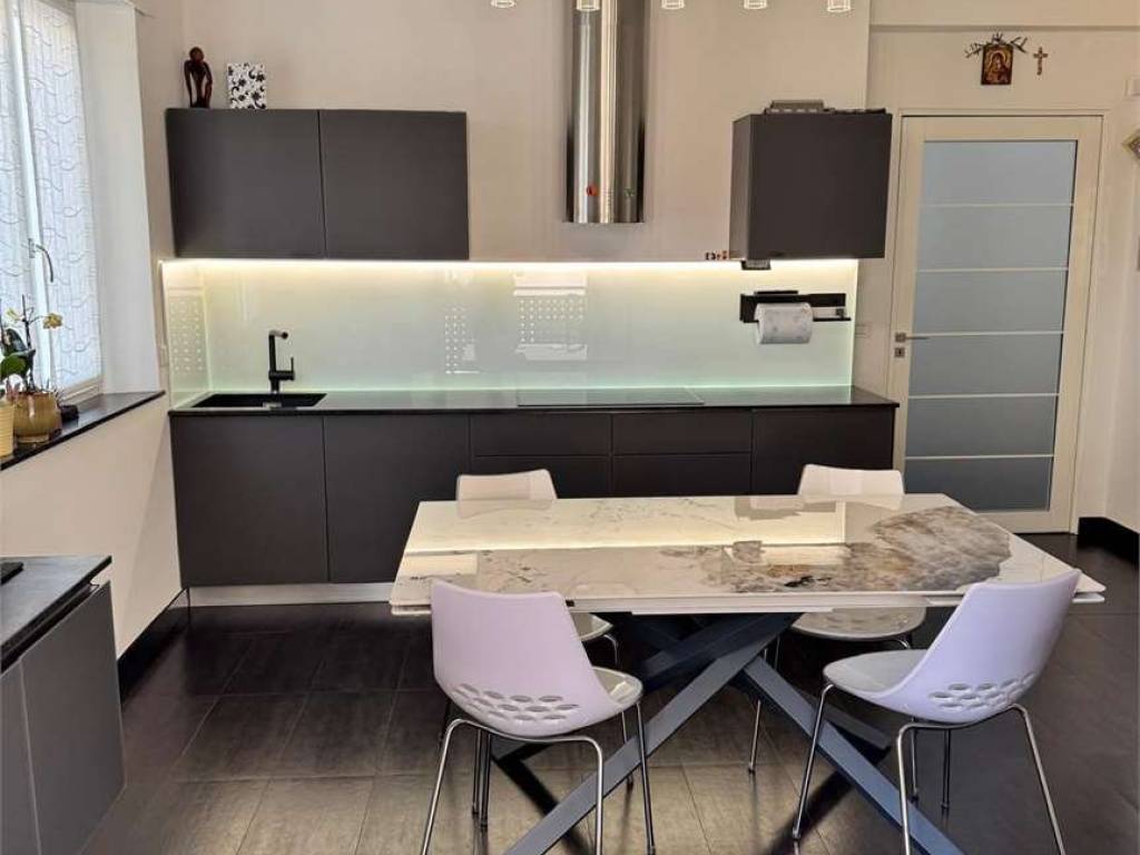 Appartamento a Bolzano in Via Bari, 59 - Foto 2