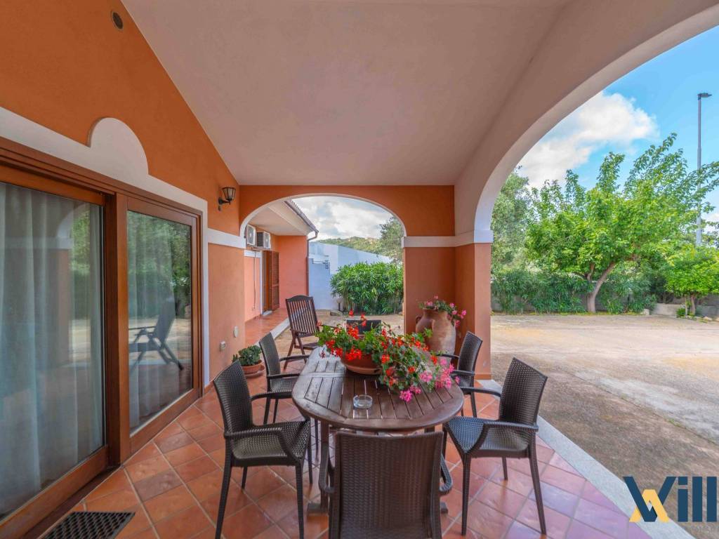 Villa a Loiri porto san paolo in Via Camillo Benso di Cavour, 5 - Foto 2