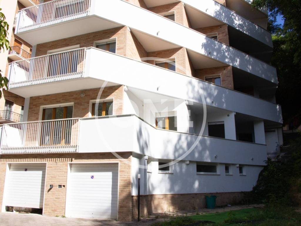 Palazzo / stabile a Chieti in Viale Gran Sasso, 1 - Foto 2