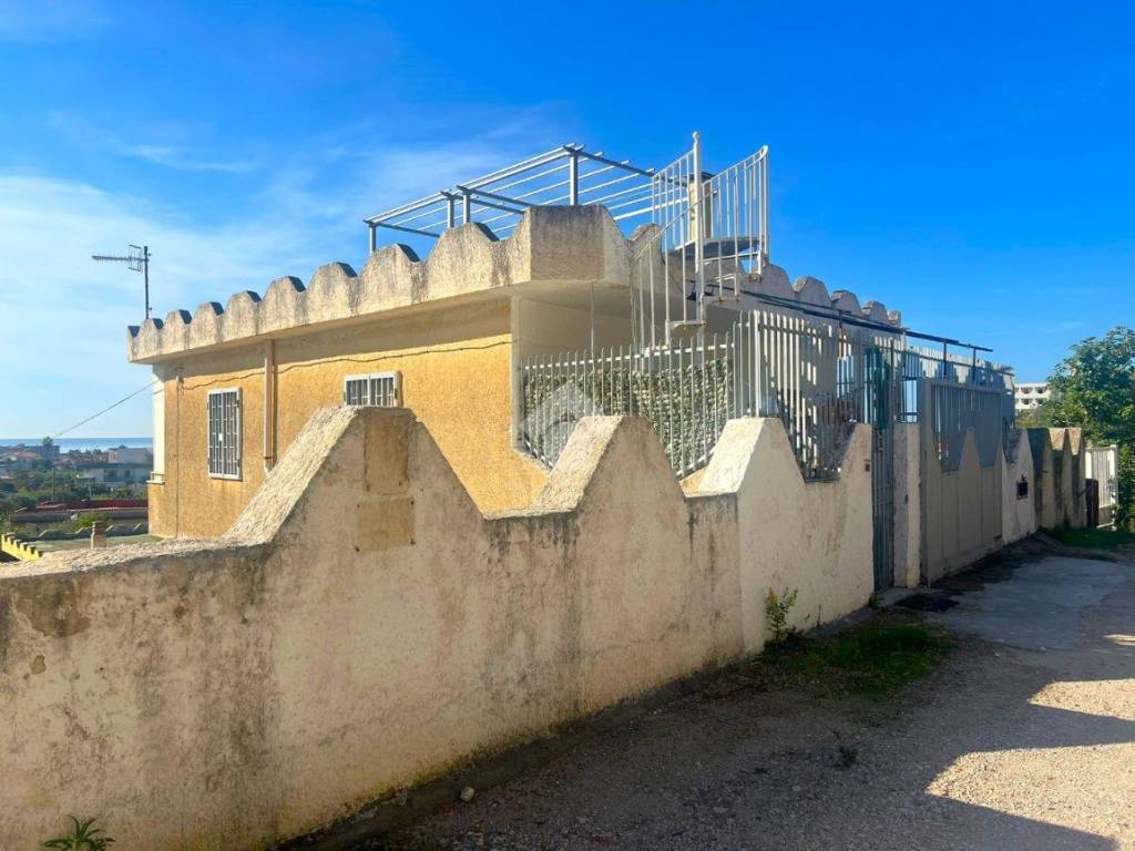 Appartamento a Mondragone in Via degli uliveti - Foto 2
