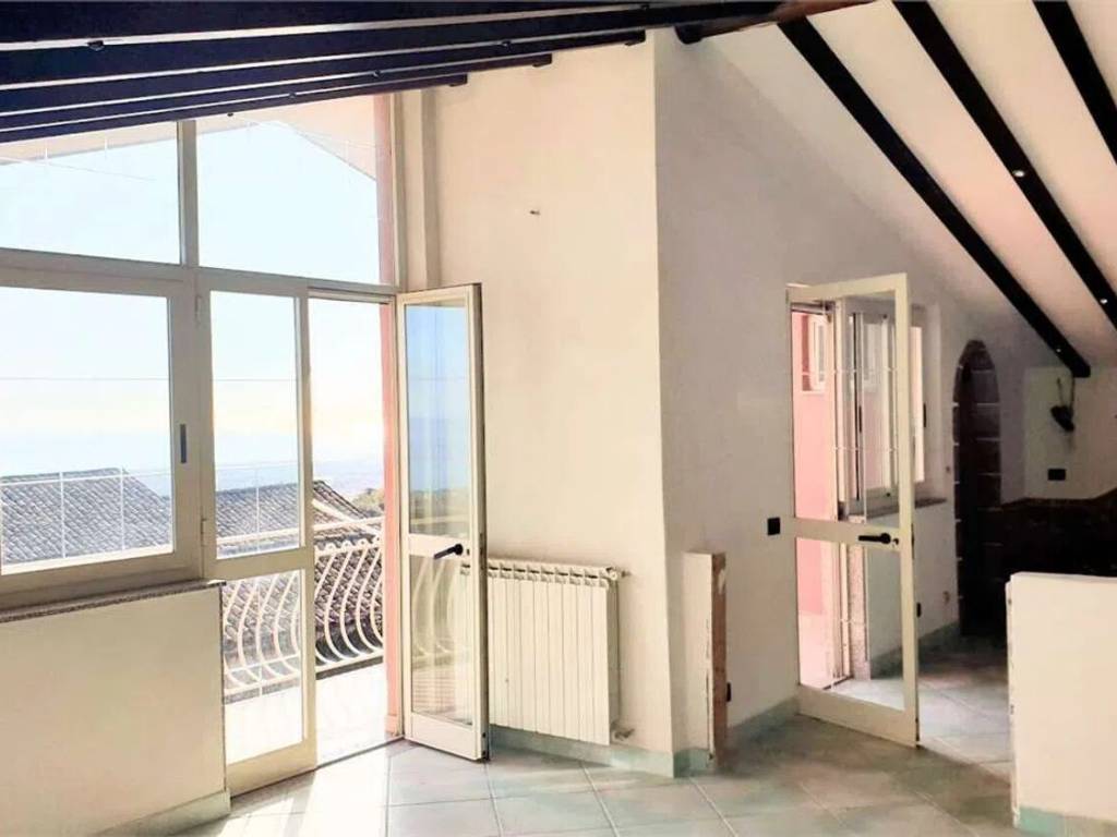 Villa a Giarre in Via Giacinto Carini No Number - Foto 4