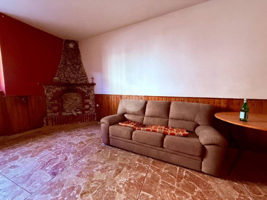 Casa indipendente a Ovindoli in Via Nicola Sebastiani - Foto 2