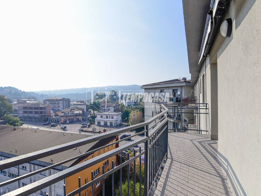 Appartamento a Lipomo in Via Provinciale per Lecco 637 - Foto 2