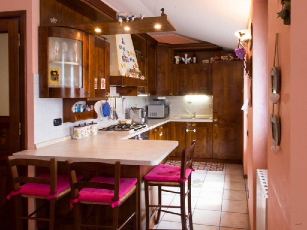 Appartamento a La valletta brianza in VIA GALLAVRESI, 8 - Foto 4