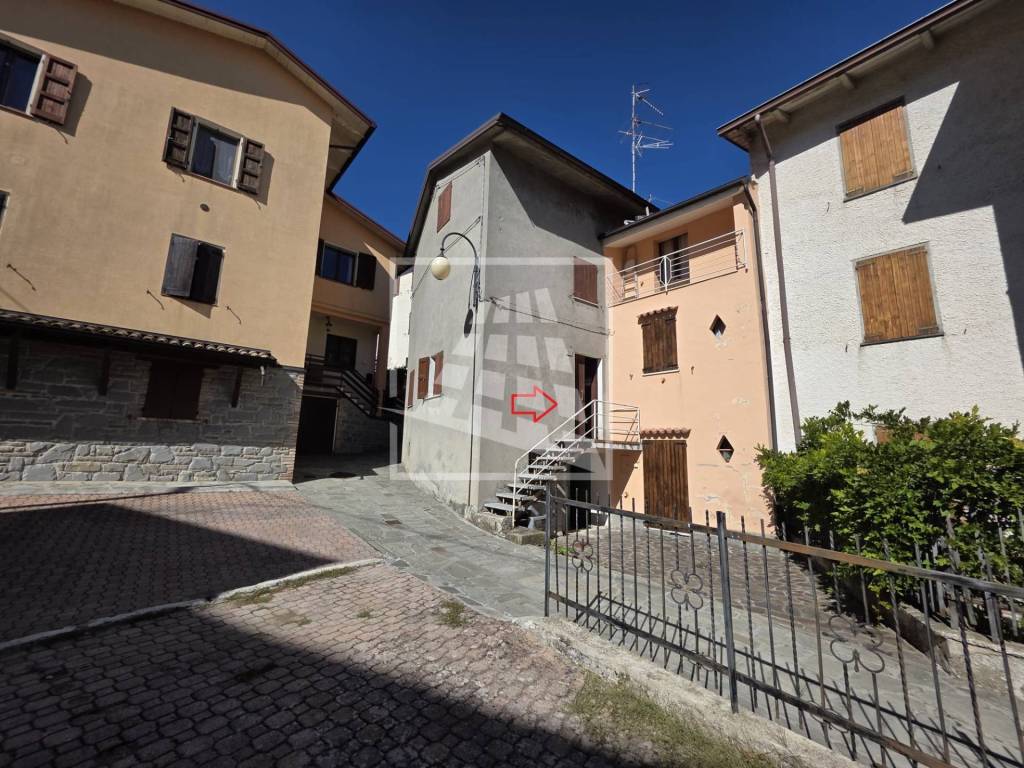 Appartamento a Ventasso in via Tognone, 15 - Foto 3