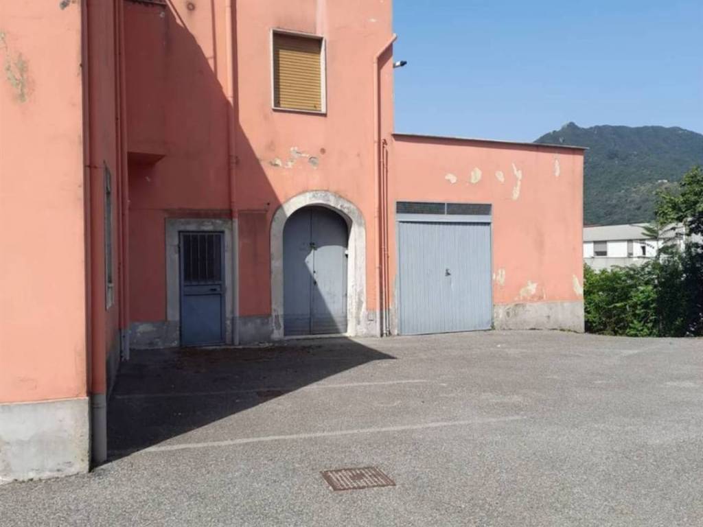 Villa a Salerno in Via degli Etruschi, 71 - Foto 2