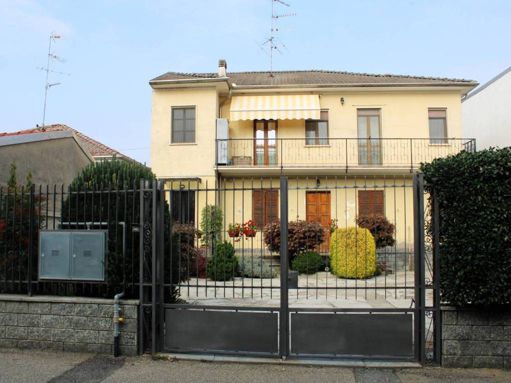 Casa indipendente a Vercelli in Via Stroppiana, 12 - Foto 2