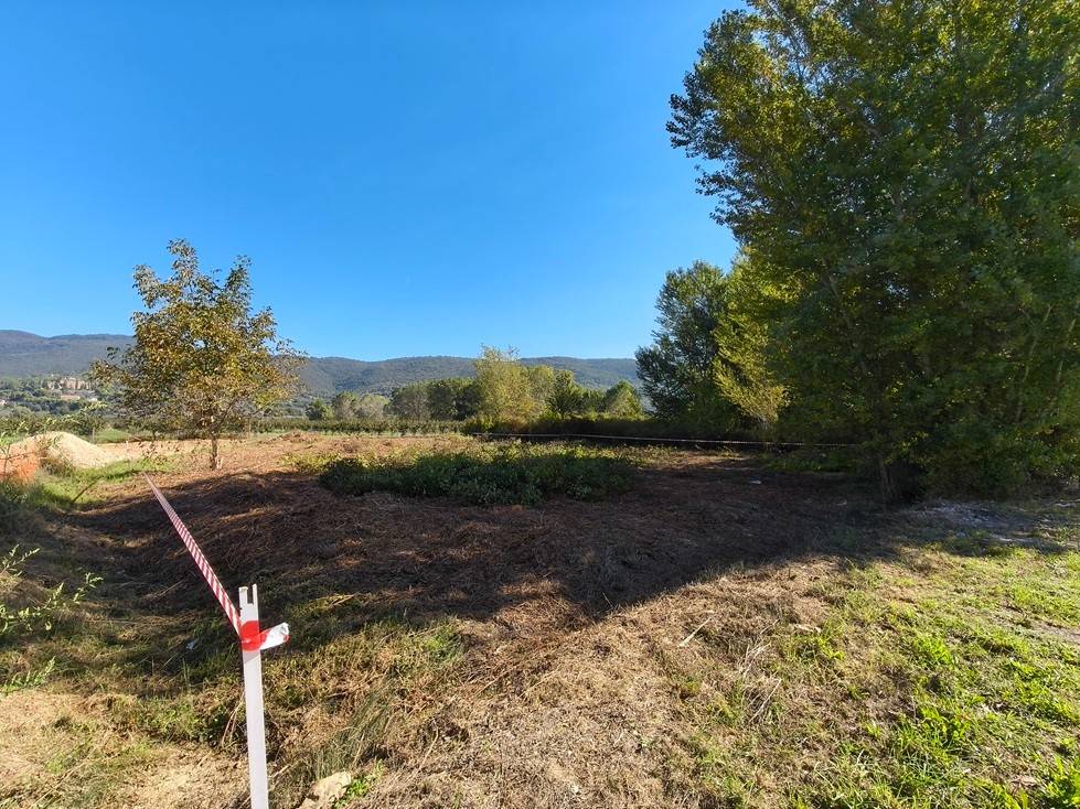 Terreno a Passignano sul trasimeno in Via dell'Industria - Foto 3