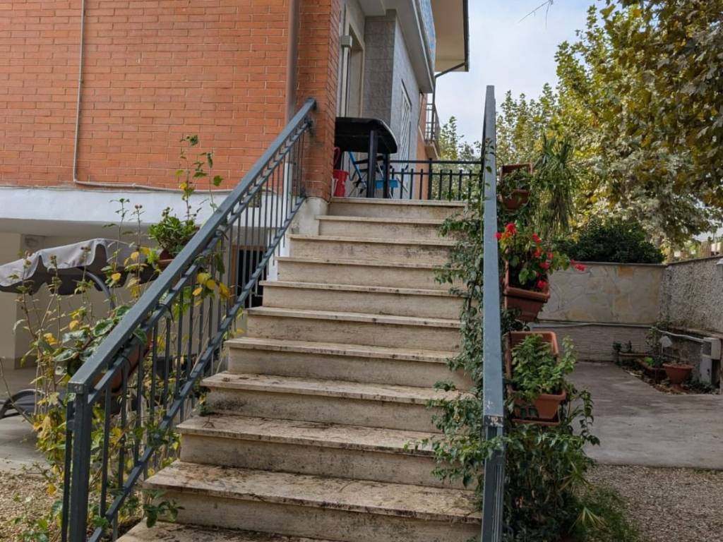 Villa a Santa marinella in Via Cneo Domizio, 29 - Foto 2