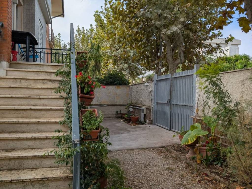 Villa a Santa marinella in Via Cneo Domizio, 29 - Foto 4