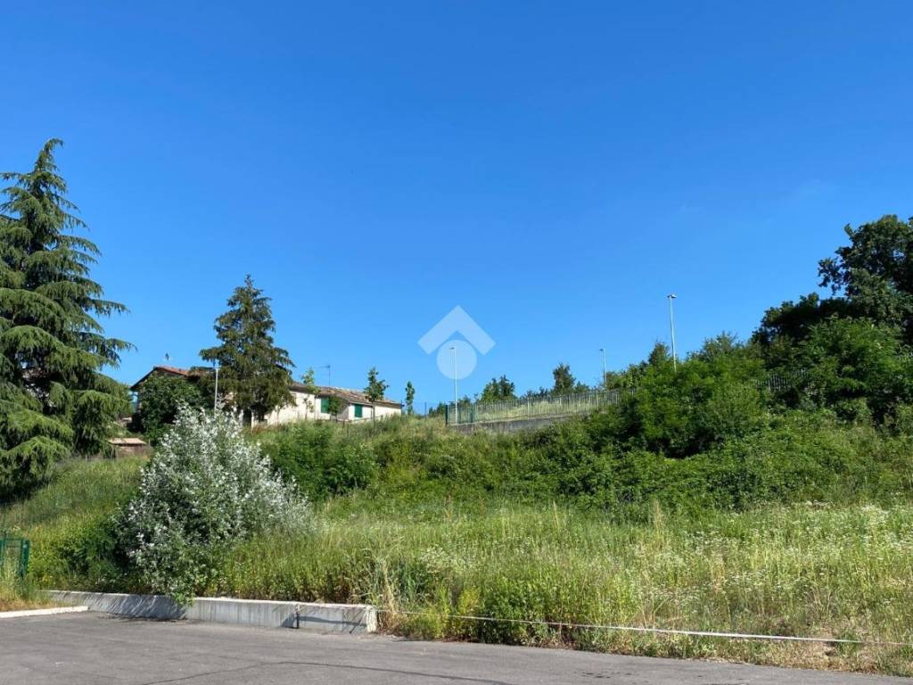 Terreno a Caprino veronese in PIAZZA STRINGA - Foto 3