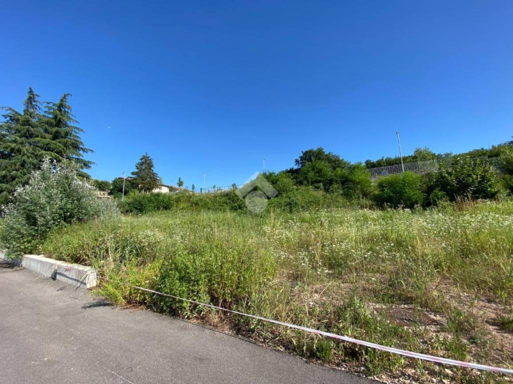 Terreno a Caprino veronese in PIAZZA STRINGA - Foto 4