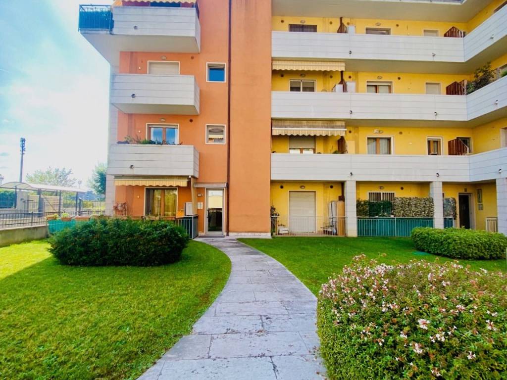 Appartamento a Verona in Via Puglie, 65 - Foto 5