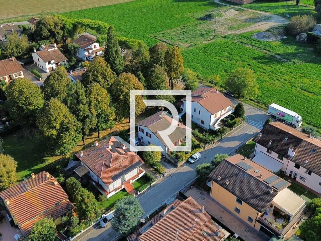 Villa a Ravenna in Via Salvo D'Acquisto, 3 - Foto 3