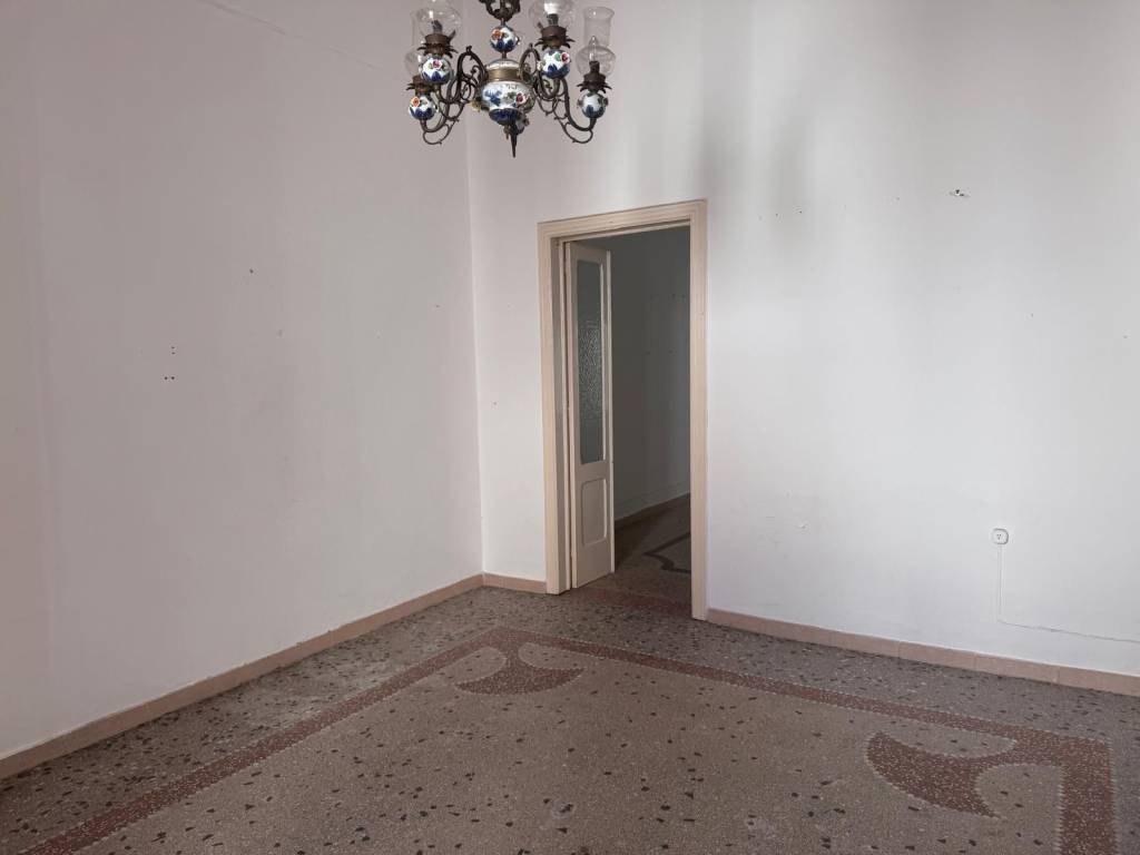 Appartamento a Veglie in Via Peschiera, 51 - Foto 2