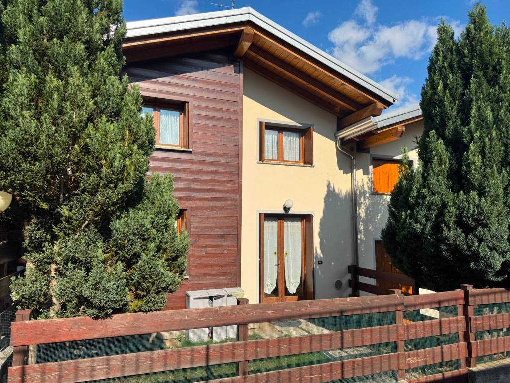 Casa indipendente a Sondalo in Via Giovanni Bertacchi, 19 - Foto 2