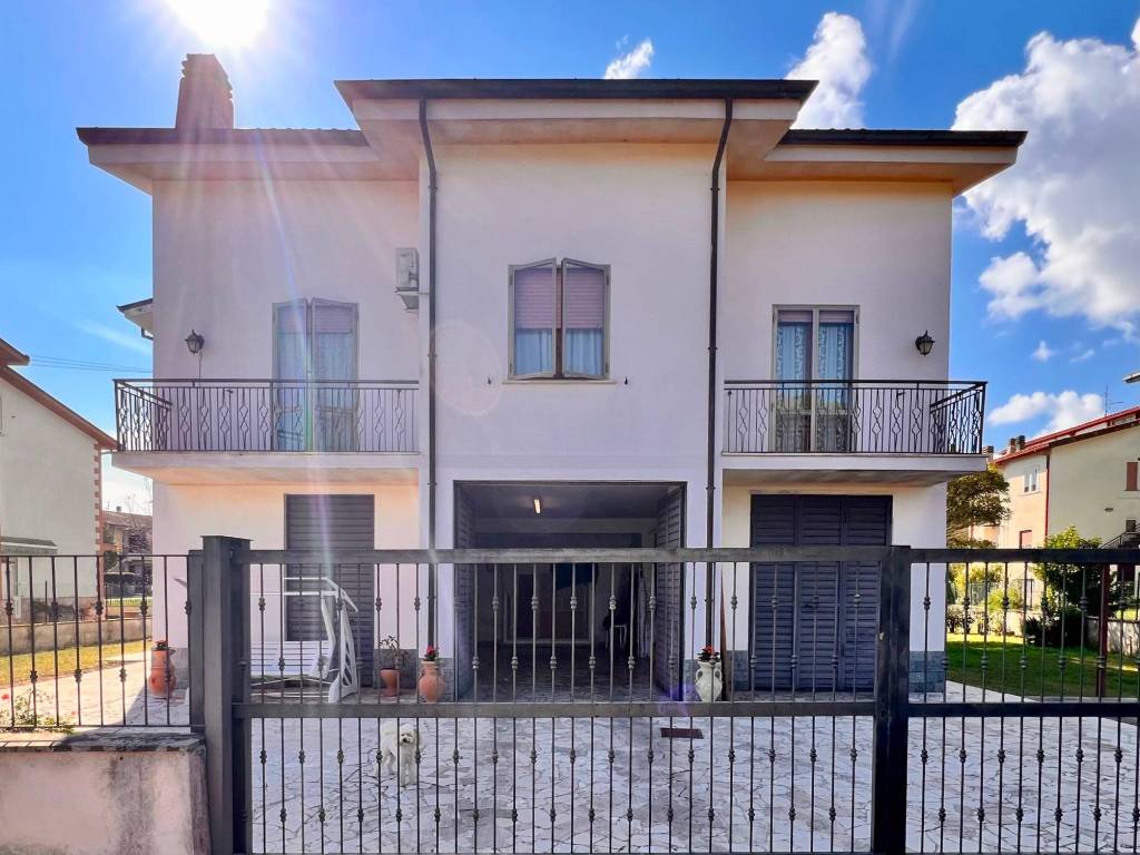 Palazzo / stabile a Capodimonte in Strada Piansano, 8 - Foto 2