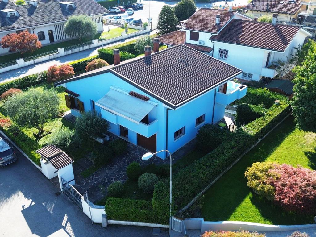 Villa a Caldogno in Via Caselle, 44 - Foto 2