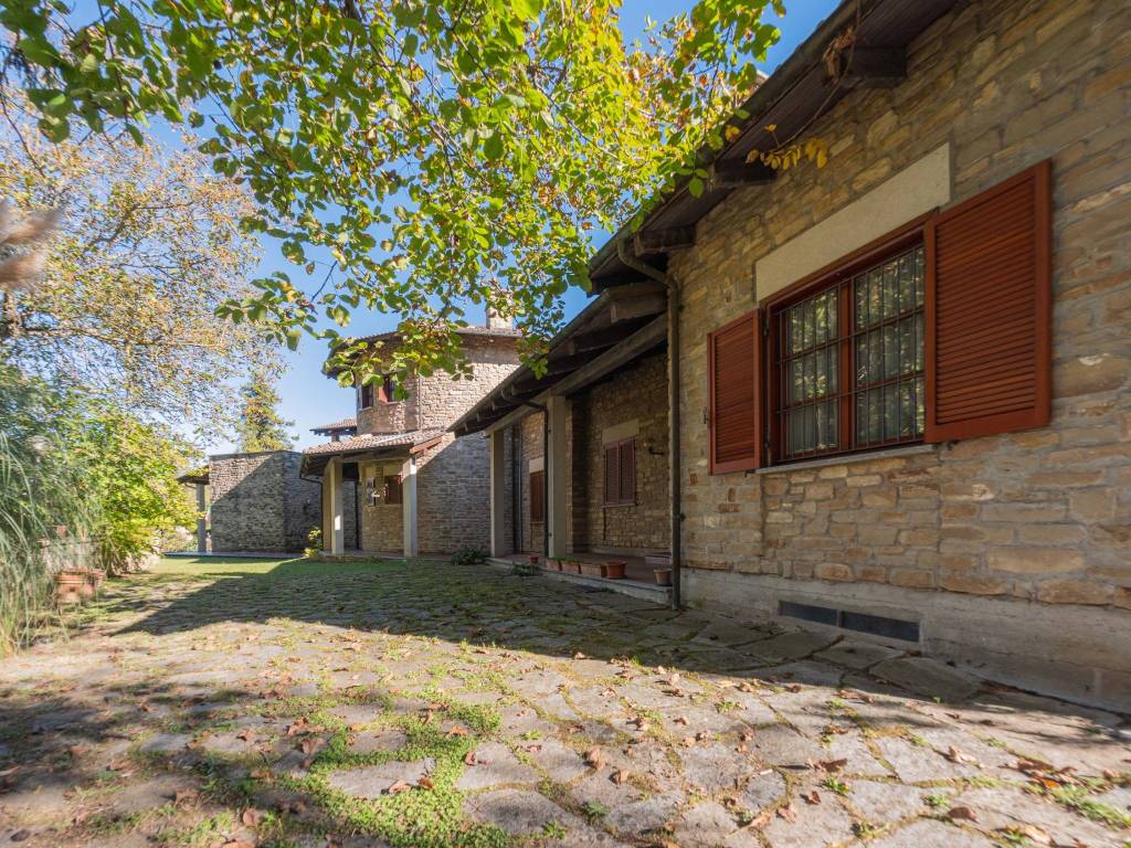 Villa a Santo stefano belbo in Via Fontanette - Foto 3