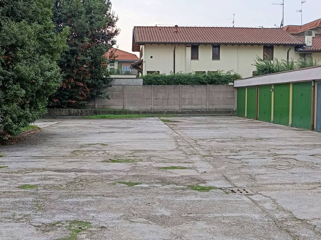 Box / garage a Bareggio in Via Piave, 118 - Foto 3